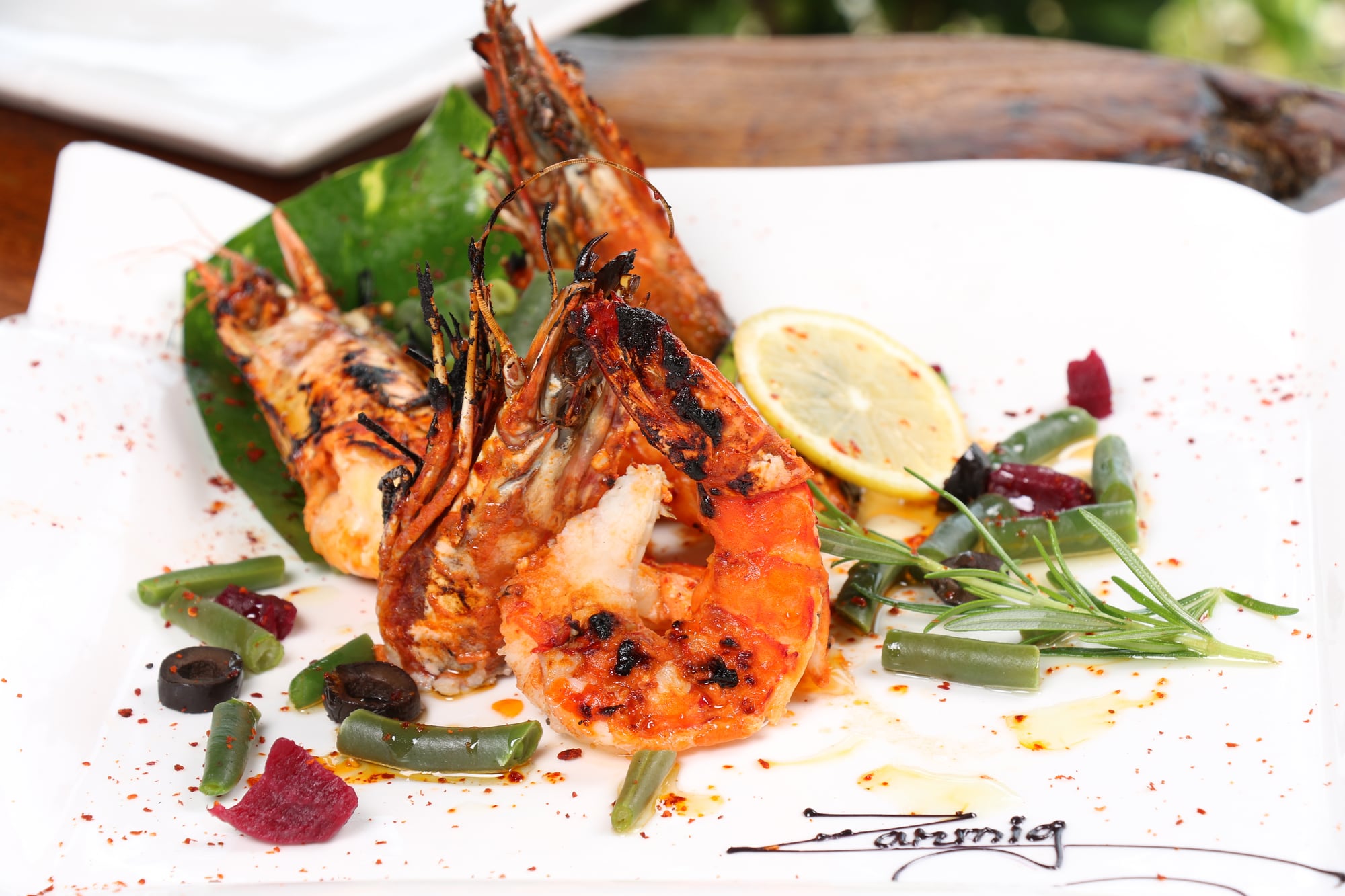 Grilled shrimp with fresh vegetables